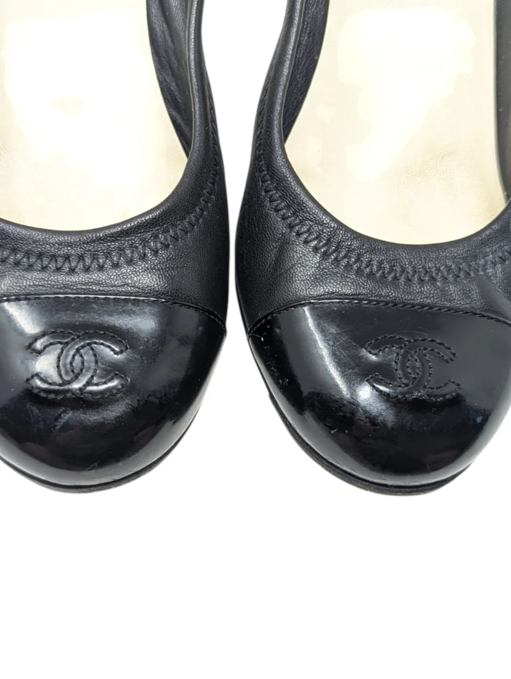 CHANEL elegant black